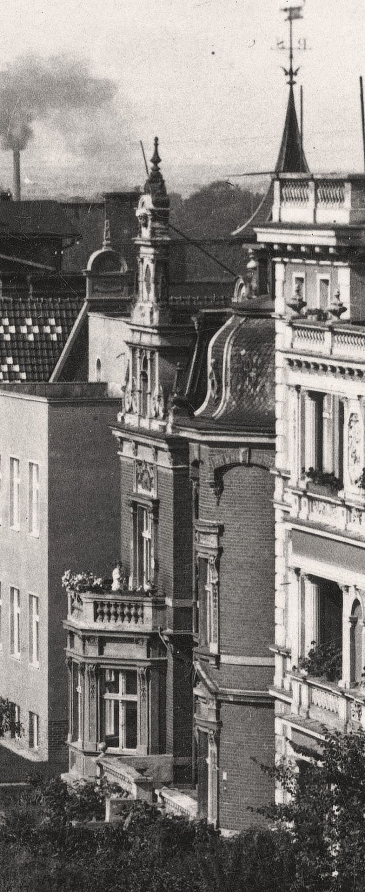 Detal architektoniczny wieży i balkonów Solankowej